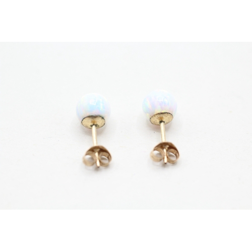 97 - 9ct gold faux opal stud earrings (0.6g)