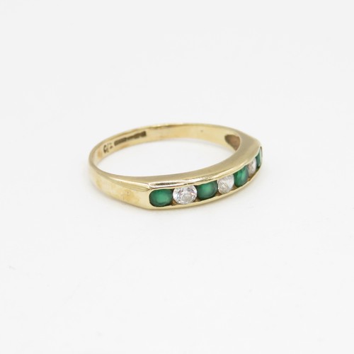 104 - 9ct gold chrysoprase and cubic zirconia channel set ring (1.6g) Size M