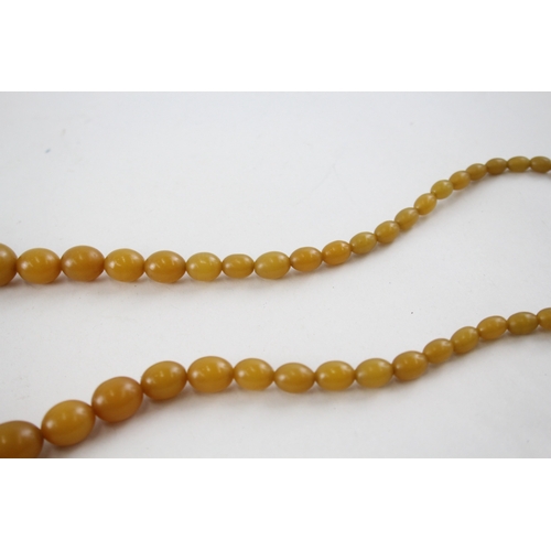 279 - Amber & Early Plastic Graduated Bead Necklace w/ Screw Clasp 83g