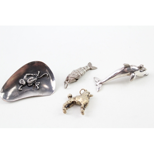 283 - Collection of Sterling Silver Novelty Jewellery inc. Articulated Fish x 4 40g