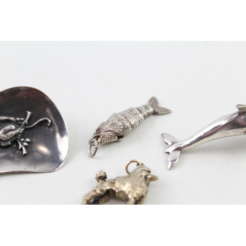 283 - Collection of Sterling Silver Novelty Jewellery inc. Articulated Fish x 4 40g