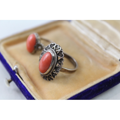 305 - Collection of Antique Silver Coral Rings inc. Filigree, Floral x 2 9g