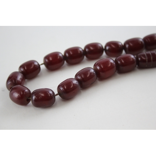 310 - Vintage Cherry Bakelite Beaded Necklace w/ Internal Streaking 33g