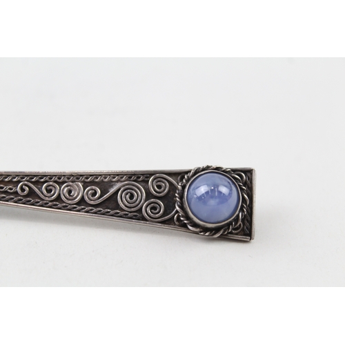 318 - Antique Sterling Silver Brooch w/ Star Sapphire Cabochon 15g