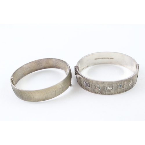 333 - Collection of Sterling Silver Mid Century Bangles inc. Ingot, Textured x 2 71g