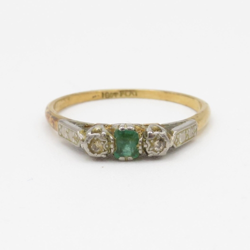 100 - 18ct gold and platinum emerald, diamond ring (2.4g) Size O