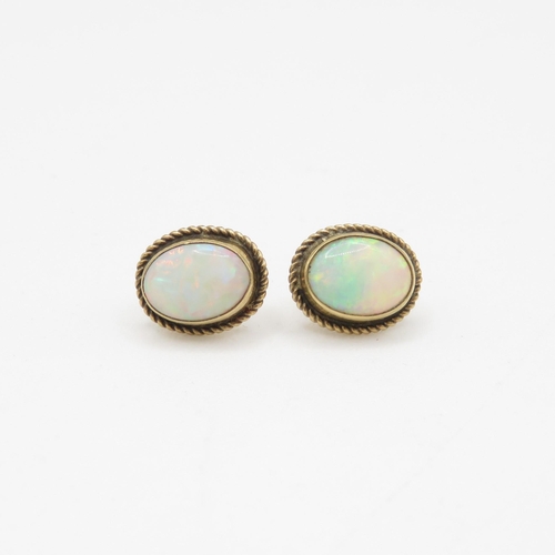 110 - 9ct gold opal stud earrings (1.3g)