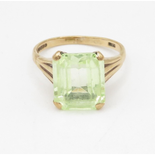 113 - 9ct gold antique green gemstone dress ring (3.9g) AS SEEN - MISSHAPEN Size L