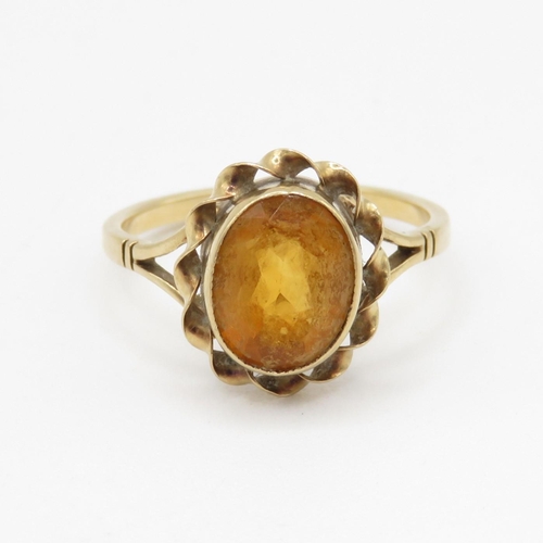 117 - 9ct gold citrine single stone ring (2.7g) Size Q