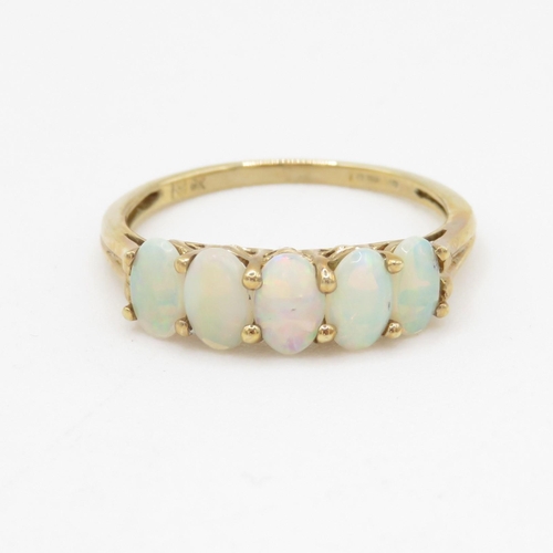 122 - 9ct gold opal five stone ring (2.2g) Size S 1/2