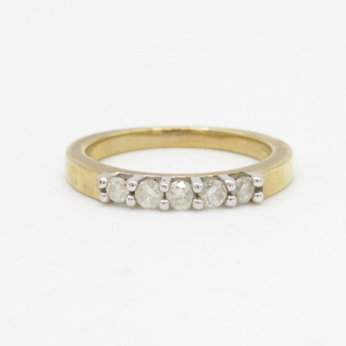 141 - 9ct gold diamond row ring (2.4g) Size K