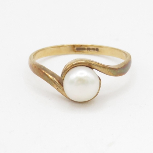 144 - 9ct gold cultured pearl single stone ring (2g) Size L 1/2