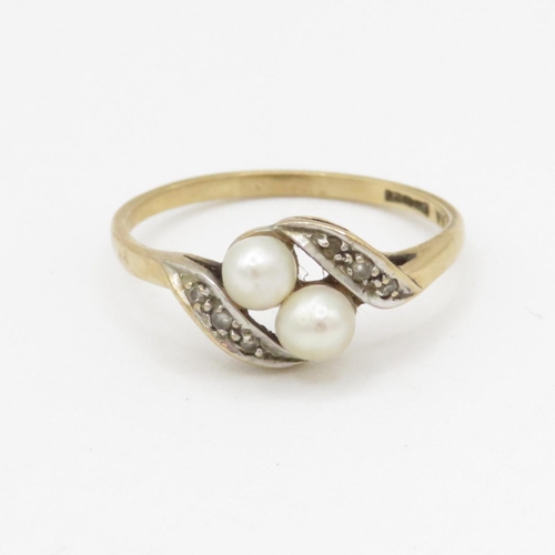 148 - 9ct gold diamond and cultured pearl moi et toi ring (1.4g) Size N