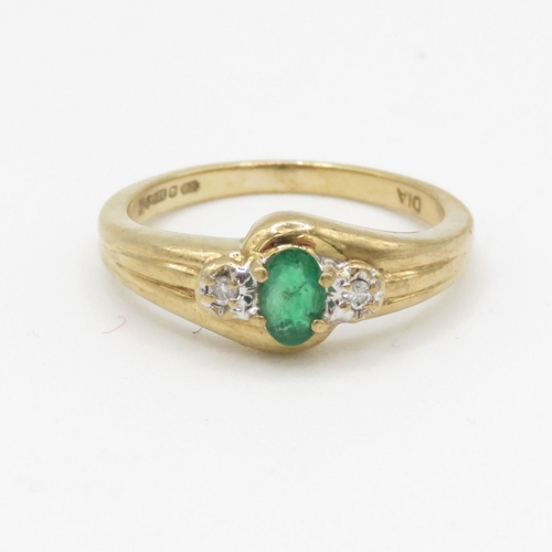 216 - 9ct gold emerald and diamond ring (2.4g) Size L