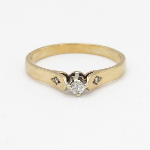 46 - 9ct gold and diamond ring (1.7g) Size N