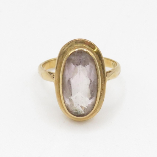 84 - 9ct gold with amethyst ring (3.1g) Size J 1/2