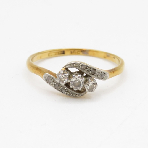 93 - 18ct gold vintage diamond dress ring (3.2g)