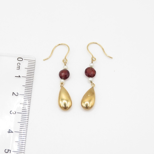 94 - 9ct gold cultured pearl and garnet hook earrings (1.9g)