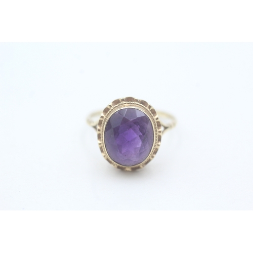 103 - 9ct gold and large amethyst set ring (3.2g) Size Q