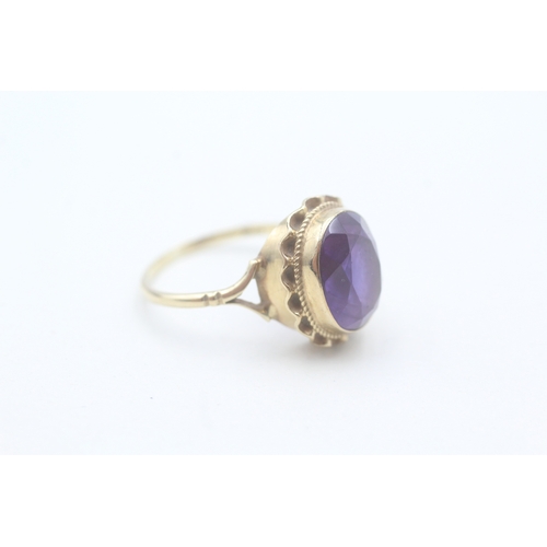 103 - 9ct gold and large amethyst set ring (3.2g) Size Q