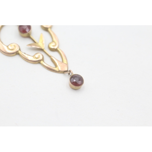 108 - 9ct gold with paste top stone and garnet lower stone pendant (1g)