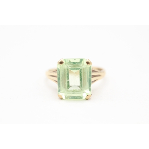 113 - 9ct gold antique green gemstone dress ring (3.9g) AS SEEN - MISSHAPEN Size L