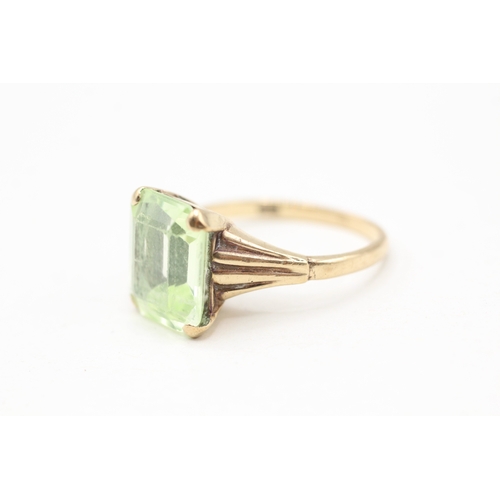 113 - 9ct gold antique green gemstone dress ring (3.9g) AS SEEN - MISSHAPEN Size L