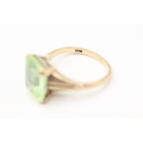 113 - 9ct gold antique green gemstone dress ring (3.9g) AS SEEN - MISSHAPEN Size L