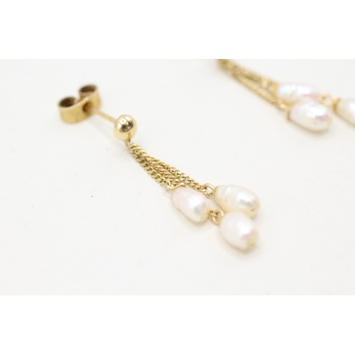 115 - 9ct gold rice pearl drop earrings (1.4g)