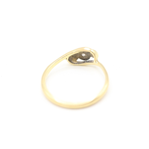 116 - 18ct gold and platinum diamond trilogy twist ring (1.9g) Size M