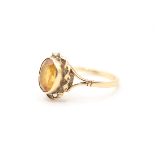 117 - 9ct gold citrine single stone ring (2.7g) Size Q