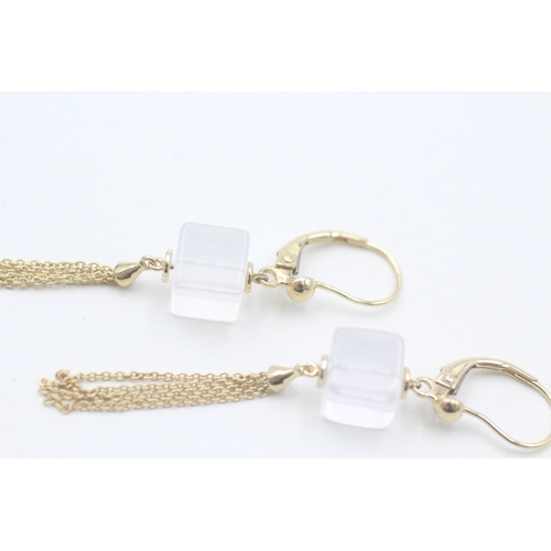 129 - 9ct gold milky quartz drop earrings (3g)