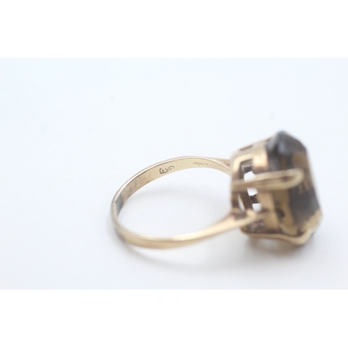 137 - 9ct gold smokey quartz cocktail ring (5.6g) Size P