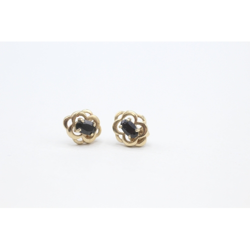 143 - 3 x 9ct gold and sapphire stud earrings (1.9g)