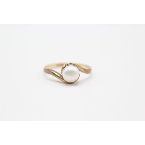 144 - 9ct gold cultured pearl single stone ring (2g) Size L 1/2