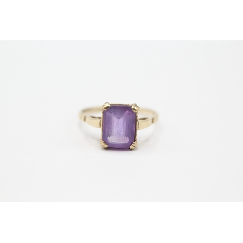 149 - 9ct gold amethyst single stone ring (2.2g) Size M