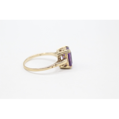 149 - 9ct gold amethyst single stone ring (2.2g) Size M