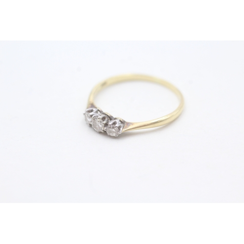 15 - 18ct gold diamond trilogy ring (1.6g) Size O