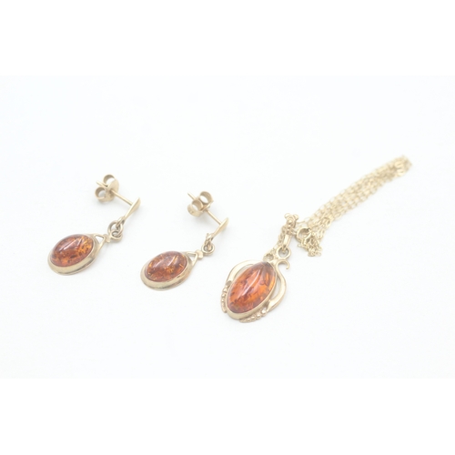 150 - 2 x 9ct gold amber earrings and necklace set (3.9g)