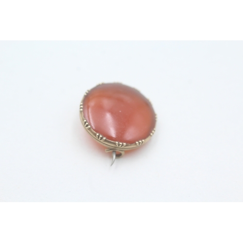 151 - 9ct gold antique carnelian brooch (3.1g)