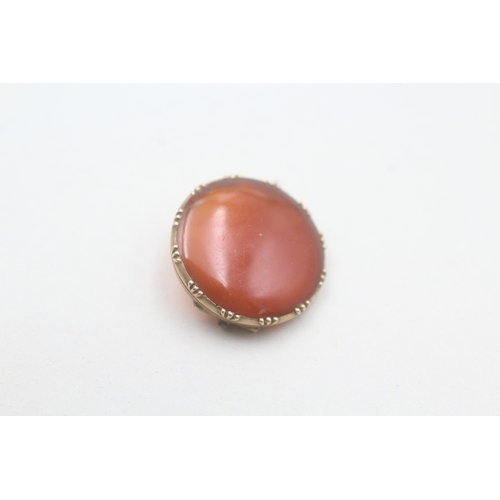 151 - 9ct gold antique carnelian brooch (3.1g)