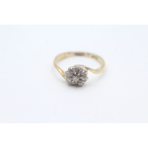 154 - 18ct gold diamond cluster ring (2.2g) Size K