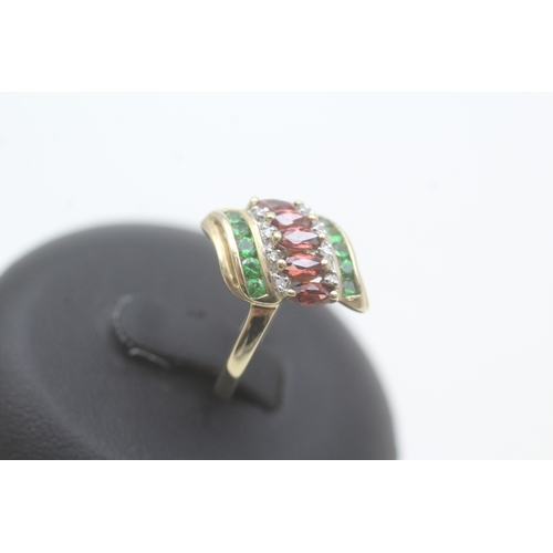 166 - 9ct gold vari-hue garnet & diamond dress ring (3g) Size P