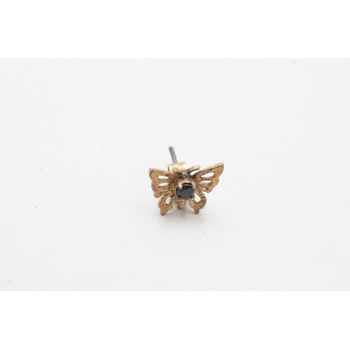 192 - 9ct gold sapphire butterfly stud earrings (1.2g)