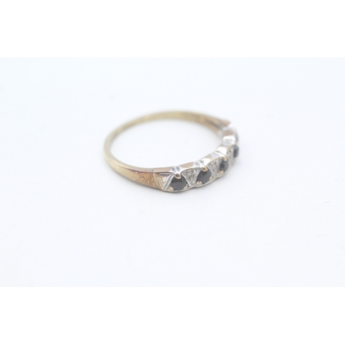 20 - 9ct gold diamond and sapphire ring (1.6g) Size O