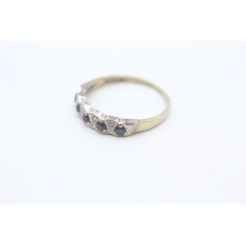 20 - 9ct gold diamond and sapphire ring (1.6g) Size O