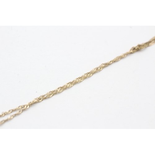 206 - 9ct gold diamond bar pendant necklace (1.6g)