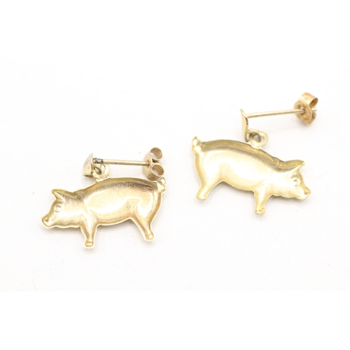 226 - 9ct gold pig earring (0.6g)