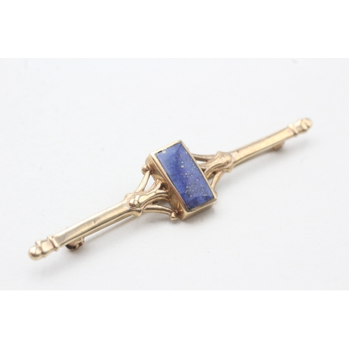 235 - 9ct gold lapis lazuli bar brooch (3.5g)