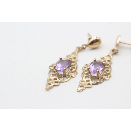 241 - 9ct gold amethyst drop earrings (1.7g)